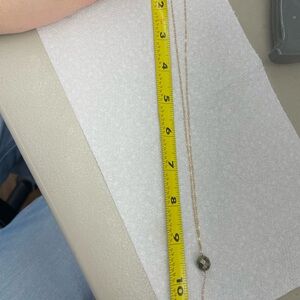 Chic Gold Necklace with Black Gemstone